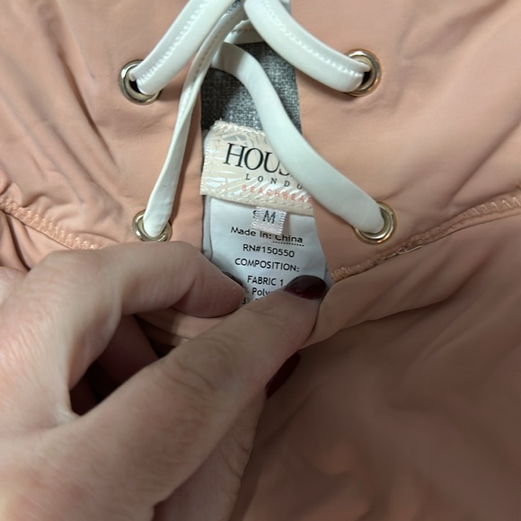 House of CB one piece - Picture 2 of 2